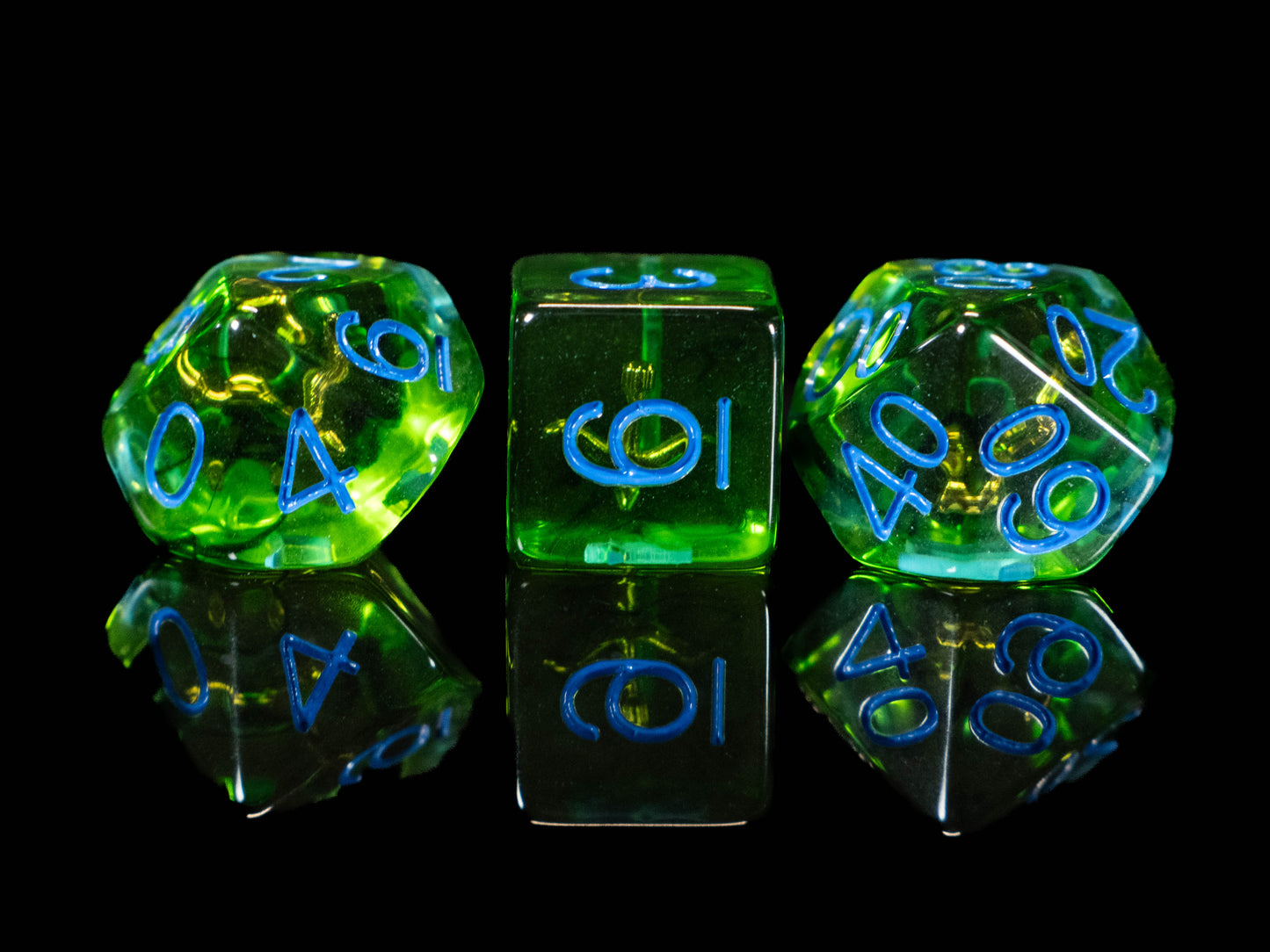 Ranger DND Dice Set – 7 Piece Green Resin Polyhedral RPG Dice with Embedded Bow & Arrow Designs & Ranger Velvet Dice Bag | Fantasy Tabletop Dice for Pathfinder, TTRPG Players, Archers & Nature Characters