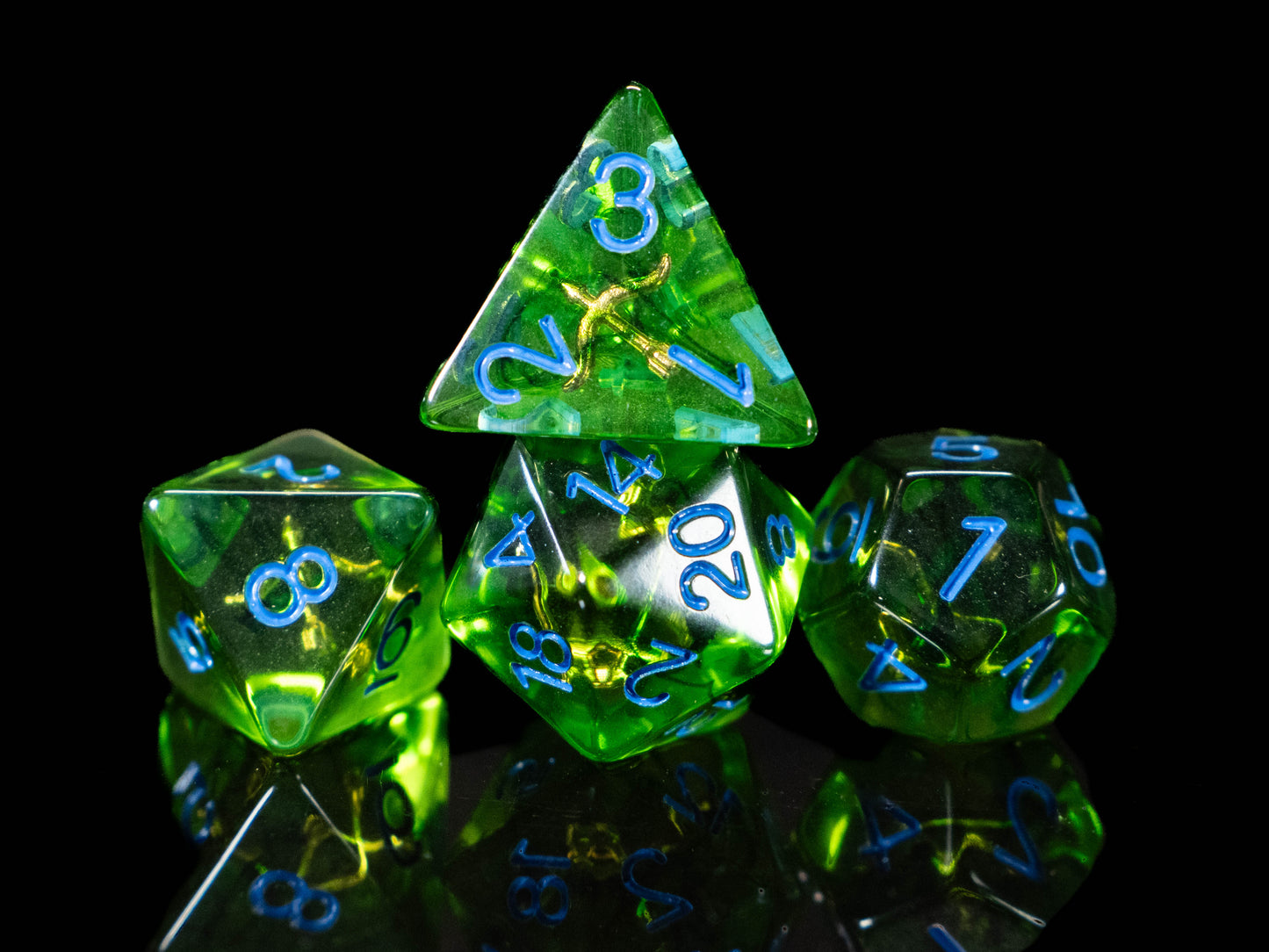 Ranger DND Dice Set – 7 Piece Green Resin Polyhedral RPG Dice with Embedded Bow & Arrow Designs & Ranger Velvet Dice Bag | Fantasy Tabletop Dice for Pathfinder, TTRPG Players, Archers & Nature Characters